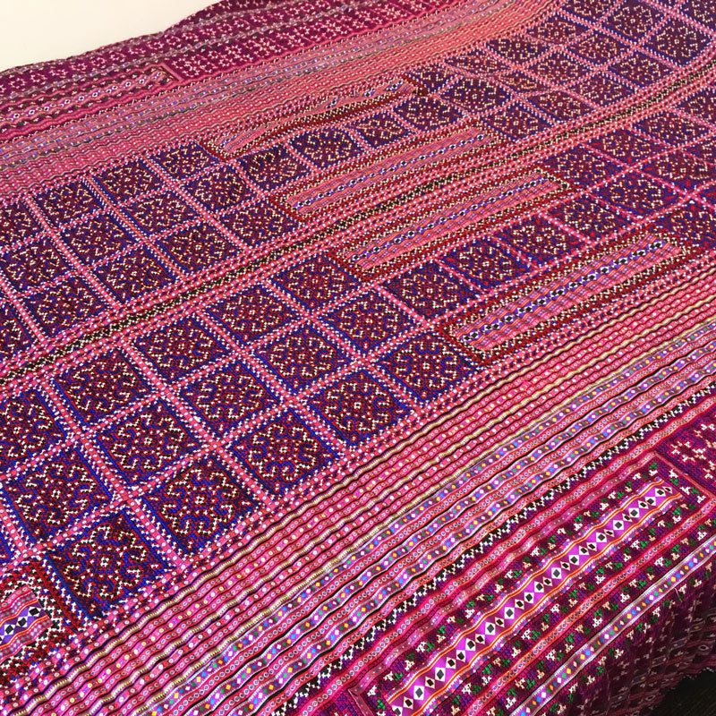 タイ 山岳民族 モン族 刺繍 フリークロス 大判 ハンドメイド インテリア布 1709-2