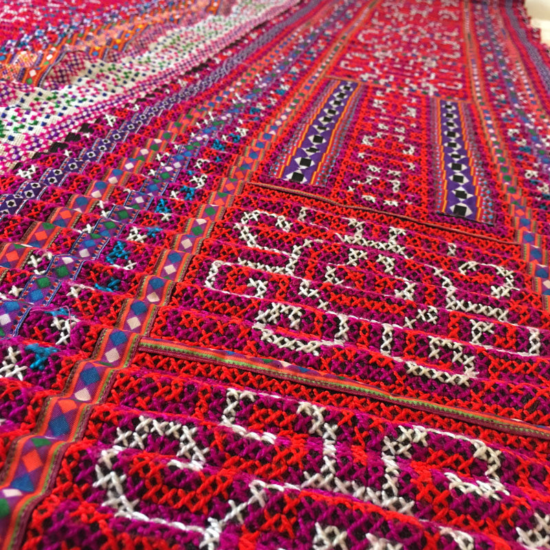 タイ 山岳民族 モン族 刺繍 フリークロス 大判 ハンドメイド インテリア布 1709-3