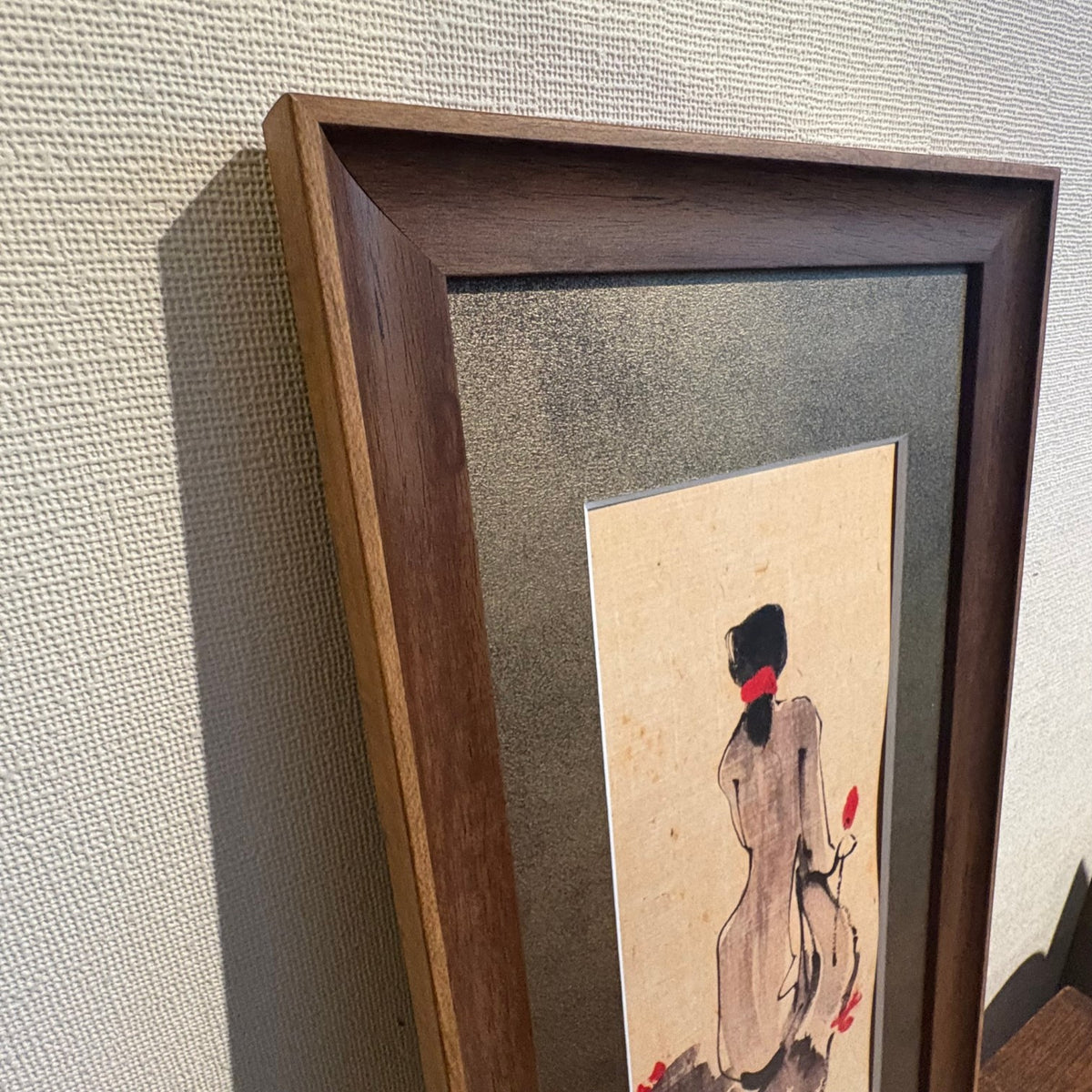 ベトナム インテリアアート 伝統衣装アオザイ女性 水墨画風フレームアート（20x40cm額縁付）2508-5